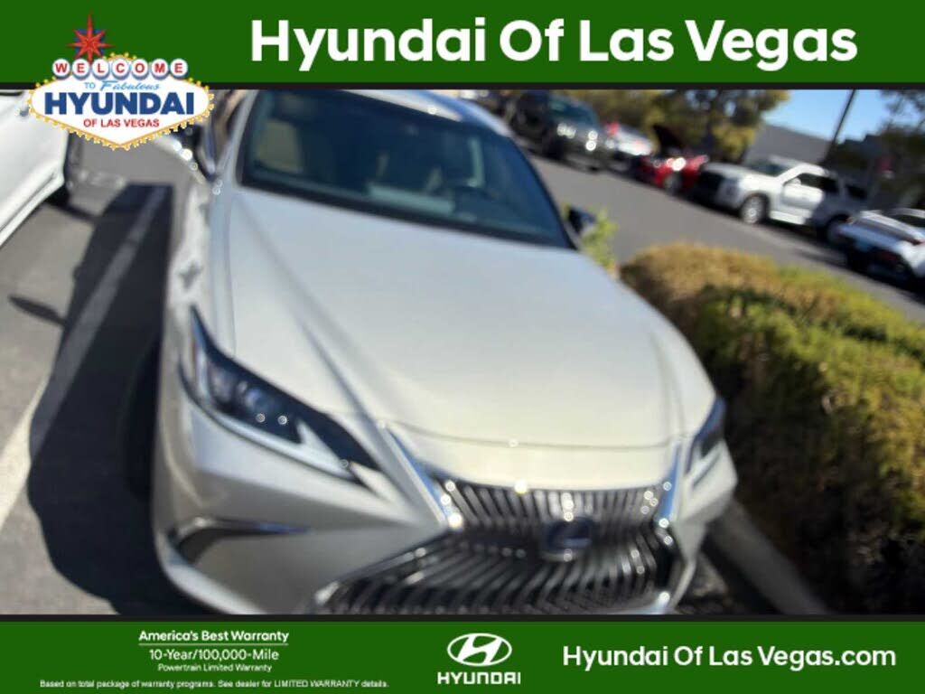 2019 LEXUS ES
