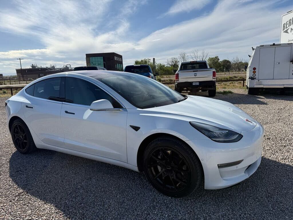 2018 TESLA Model 3