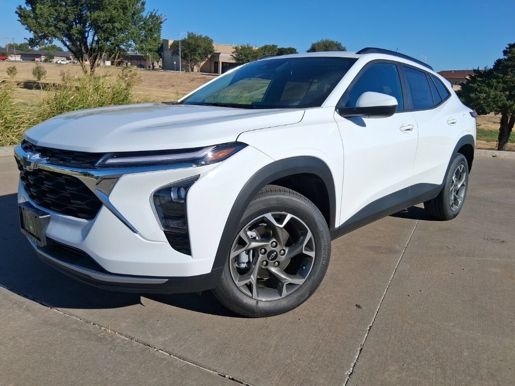 2026 CHEVROLET Trax