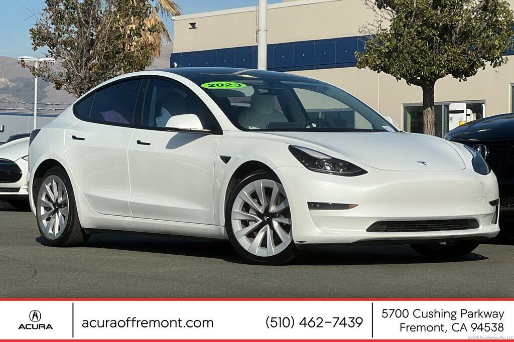 2023 TESLA Model 3