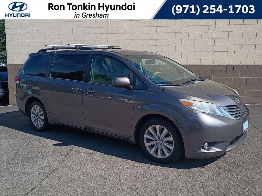2014 TOYOTA Sienna