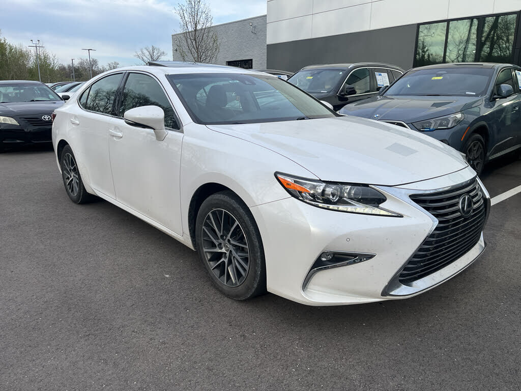 2016 Lexus ES