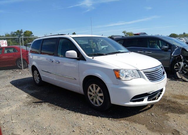 2016 CHRYSLER Town and Country