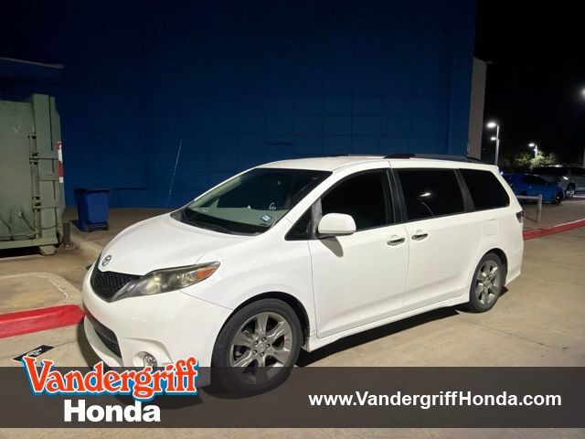 2014 TOYOTA Sienna