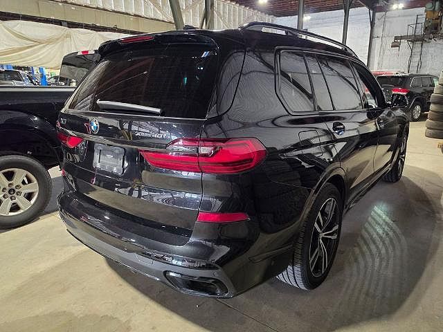 2022 BMW X7