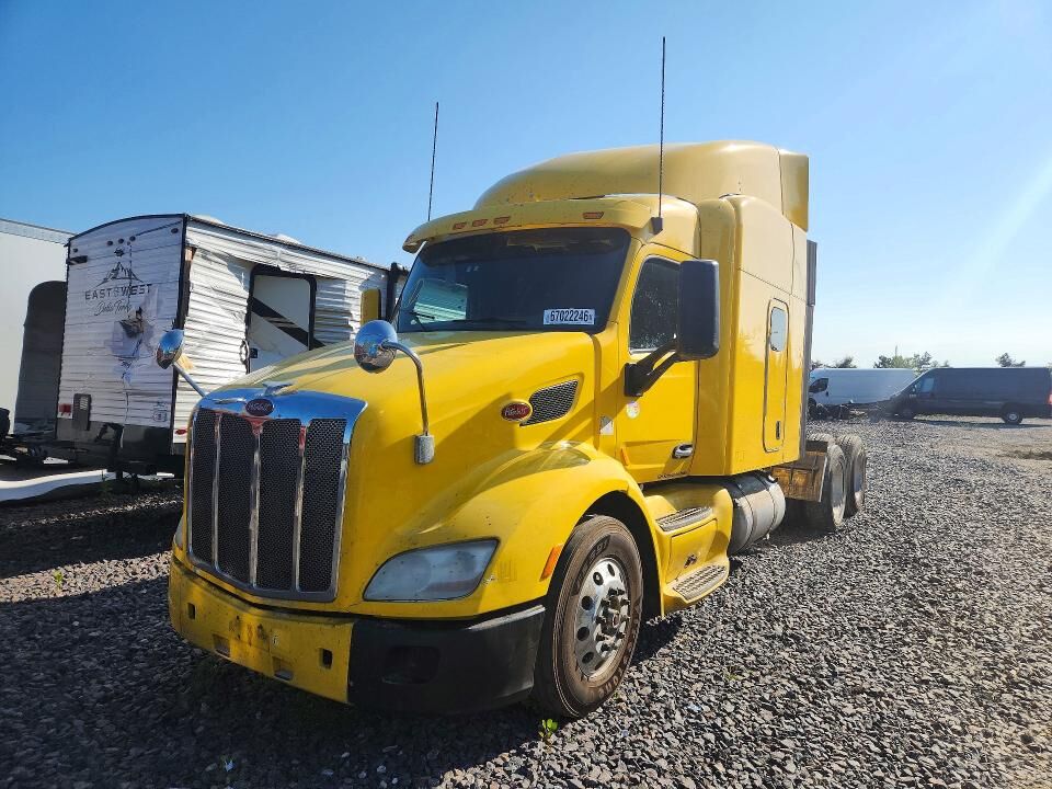 2015 PETERBILT 579