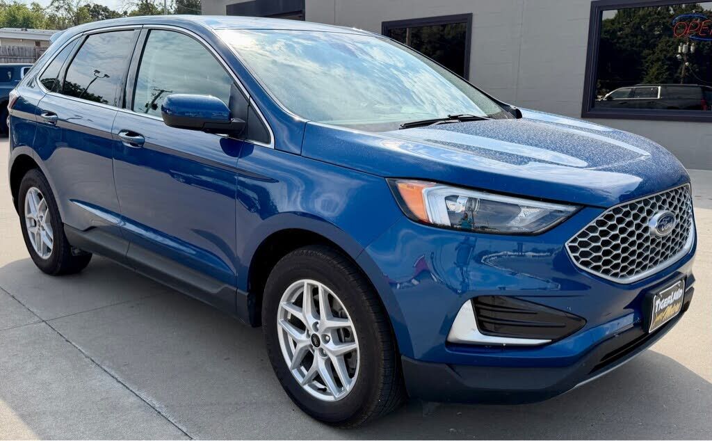 2023 FORD Edge