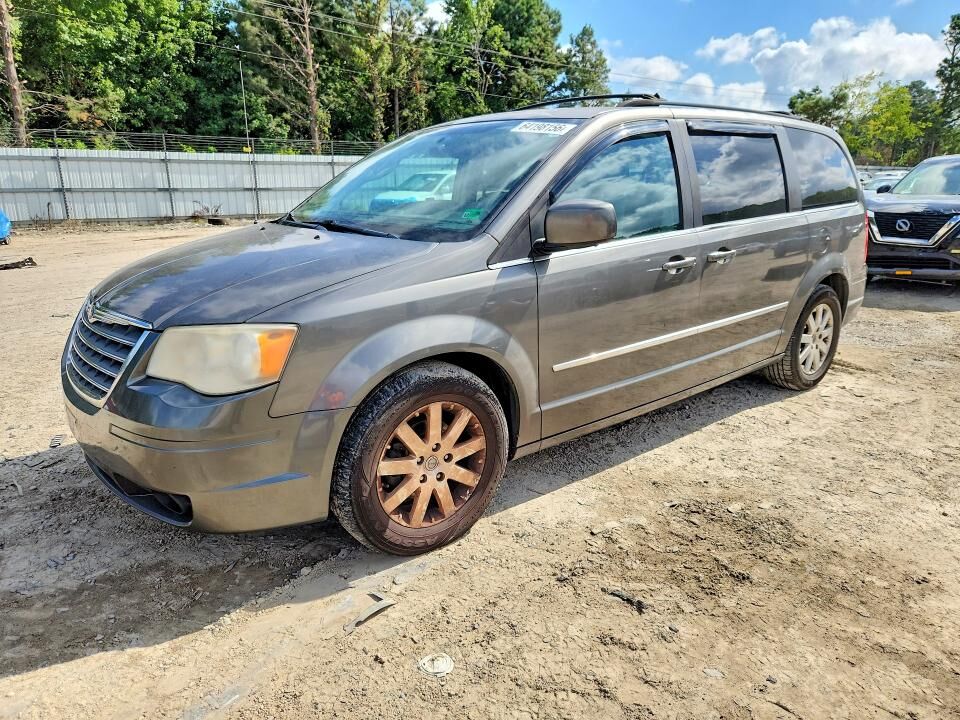 2010 CHRYSLER Town and Country