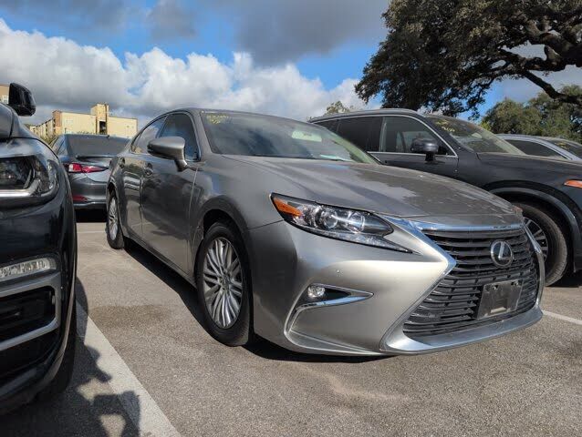 2016 Lexus ES
