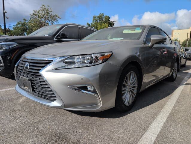 2016 LEXUS ES