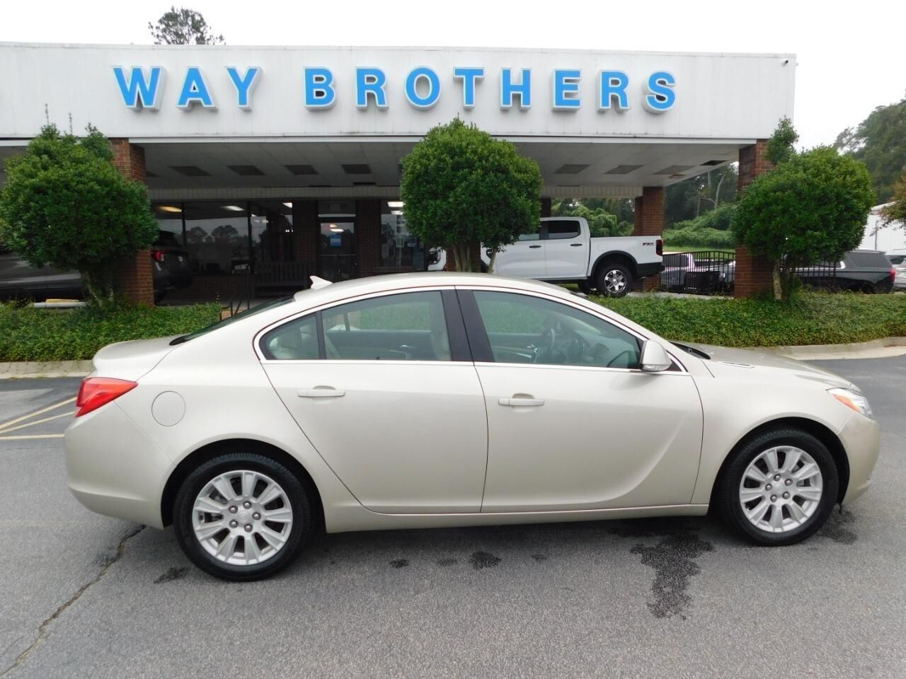 2013 BUICK Regal