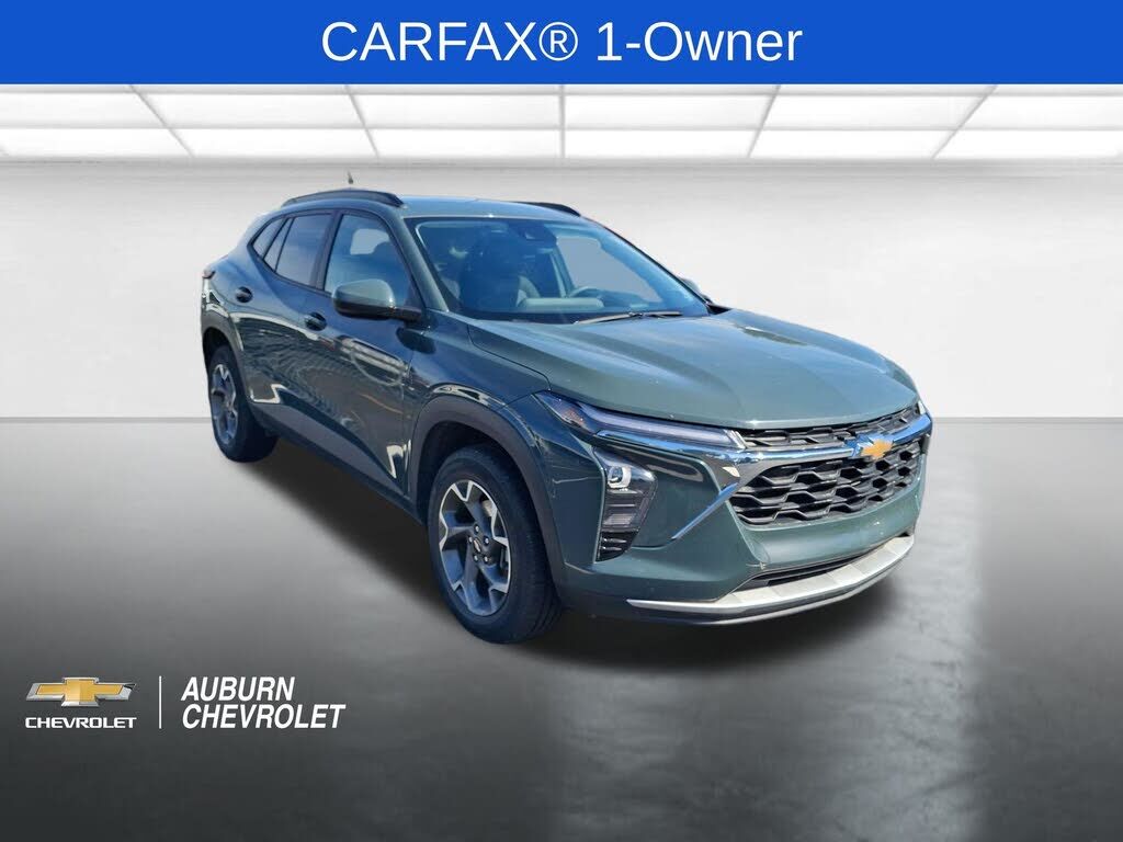 2025 CHEVROLET Trax