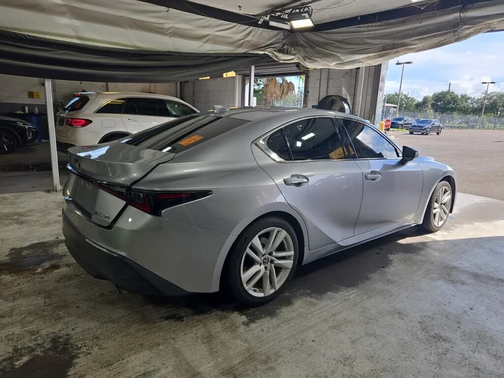 2021 Lexus IS