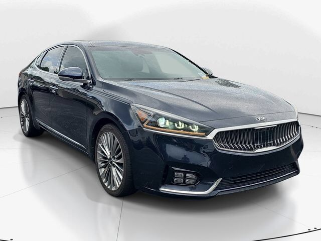 2017 KIA Cadenza