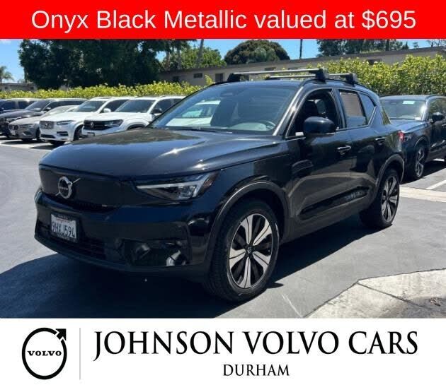 2023 VOLVO XC40