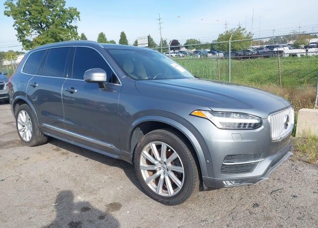 2017 VOLVO XC90