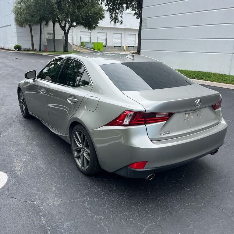 2016 Lexus IS