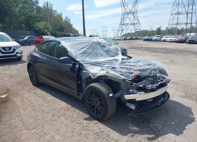 2025 TESLA Model 3