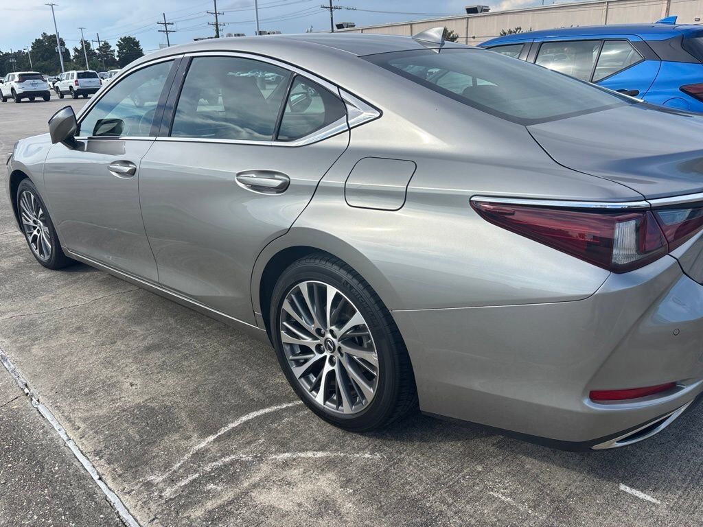 2021 Lexus ES / ES HYBRID