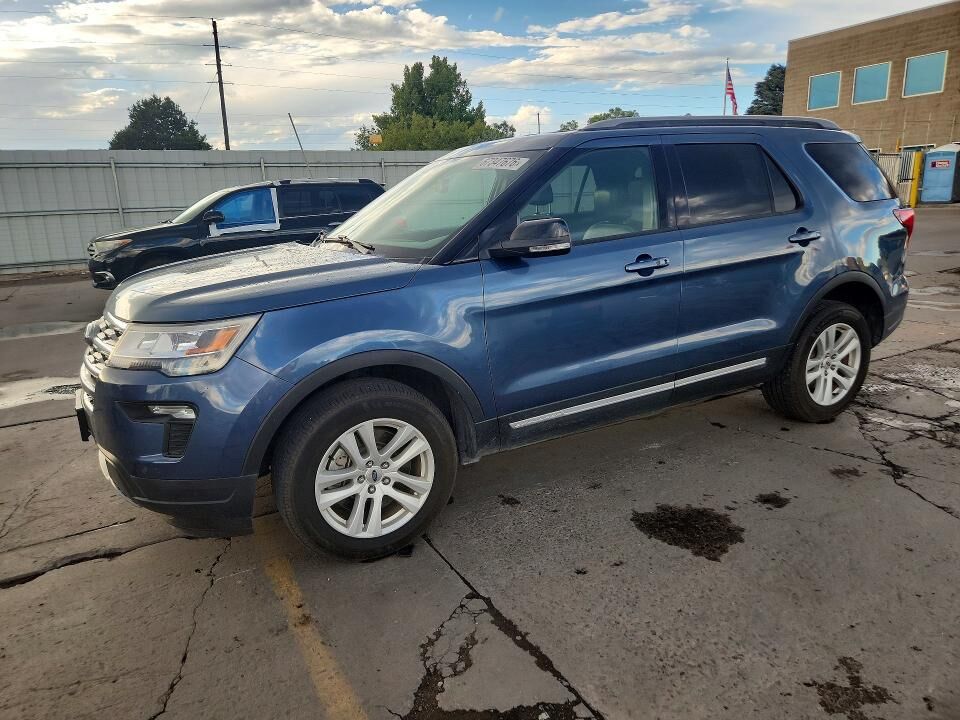 2018 FORD Explorer