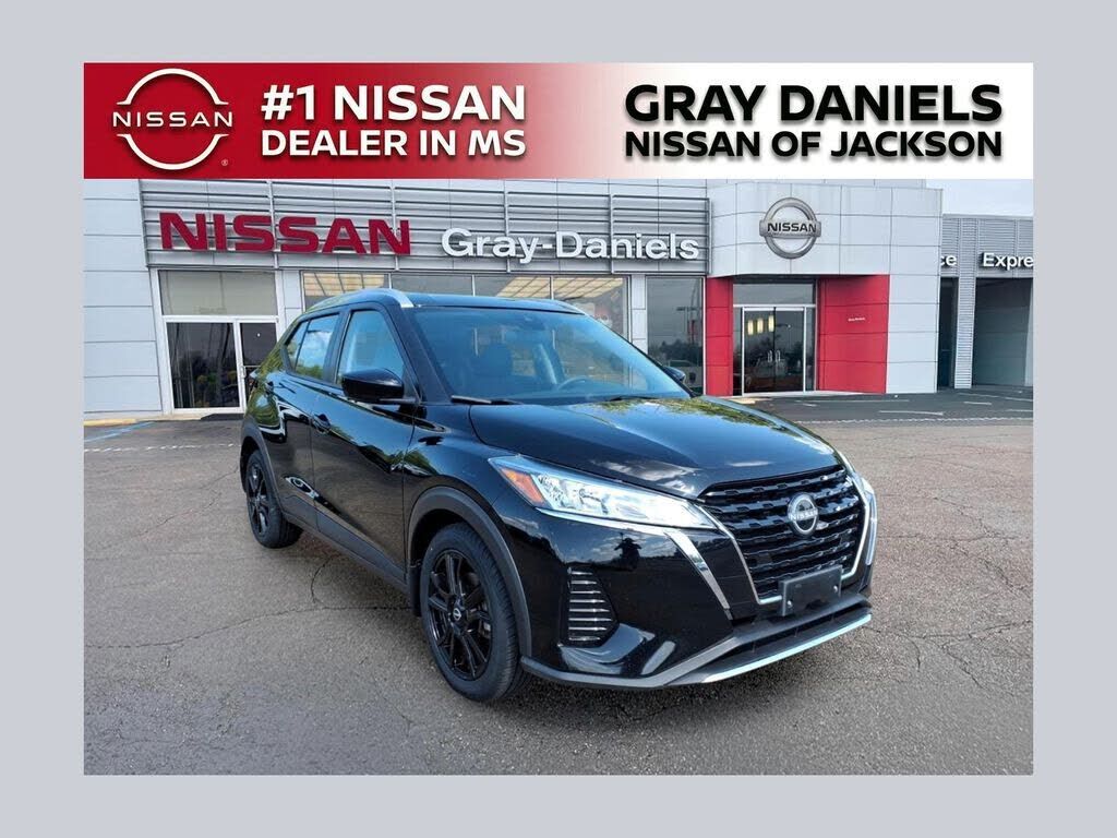 2024 NISSAN Kicks