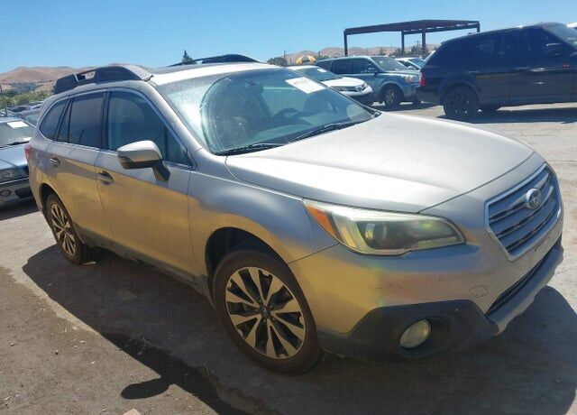 2015 SUBARU Outback
