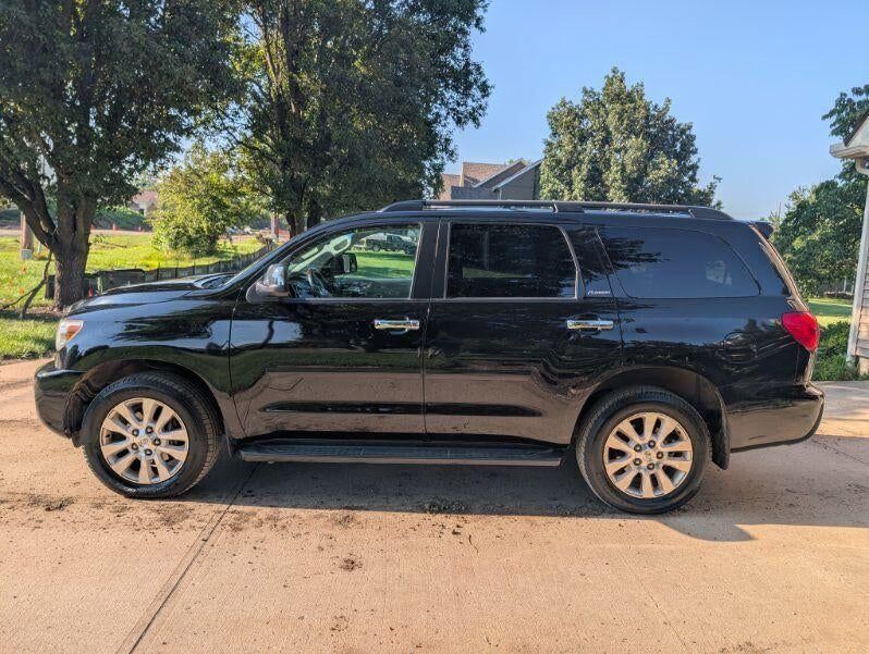 2015 TOYOTA Sequoia