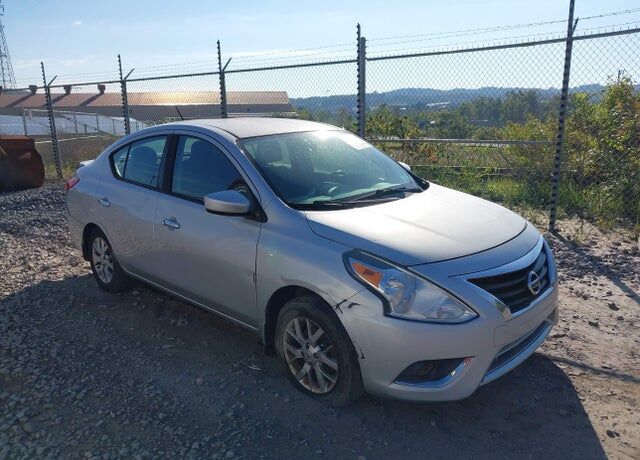 2017 NISSAN Versa