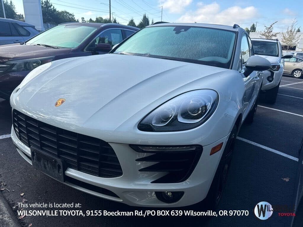 2017 PORSCHE Macan