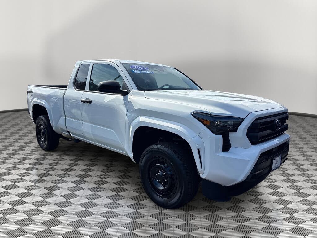 2024 TOYOTA Tacoma
