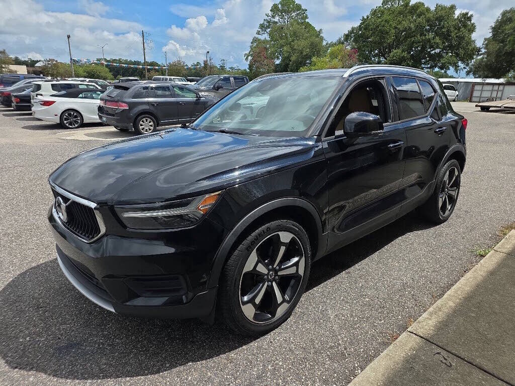 2019 VOLVO XC40