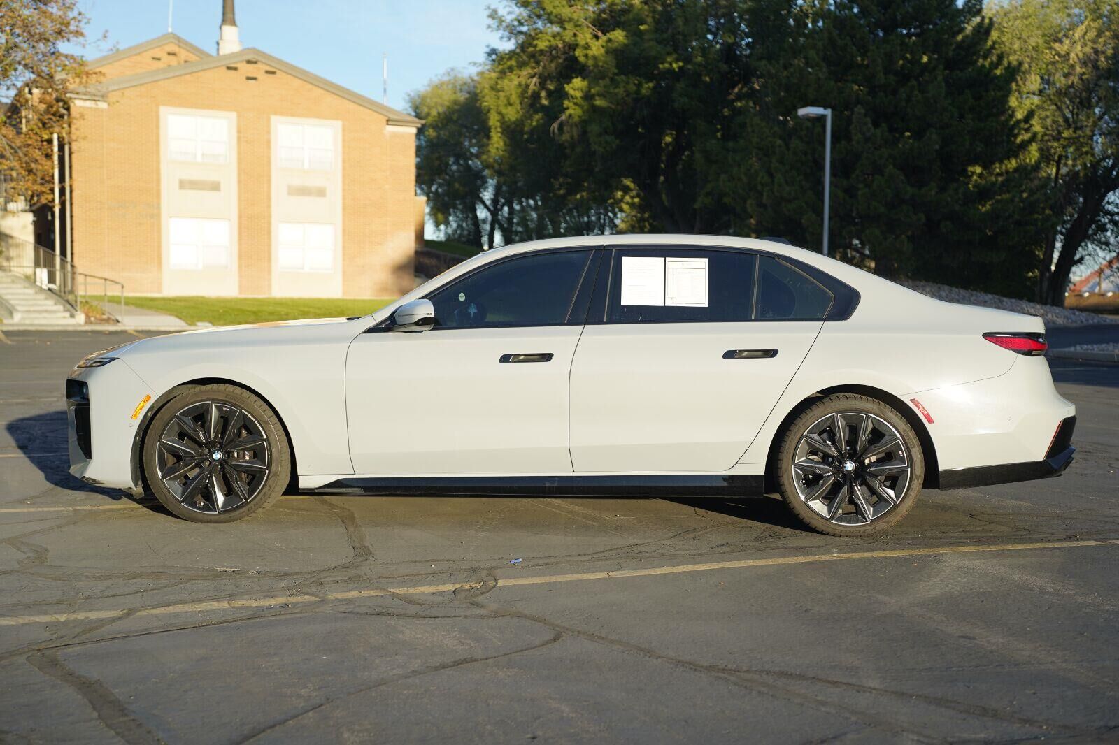 2023 BMW 760i
