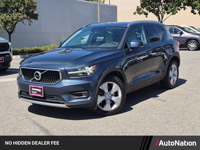 2021 VOLVO XC40