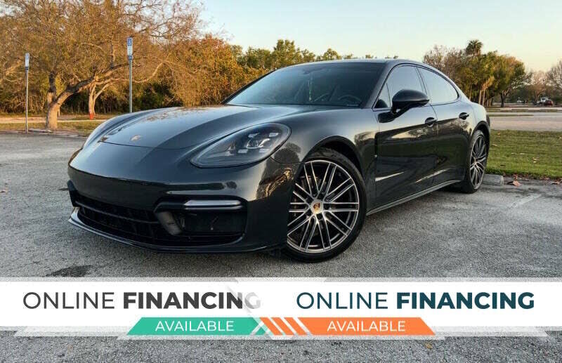 2019 PORSCHE Panamera