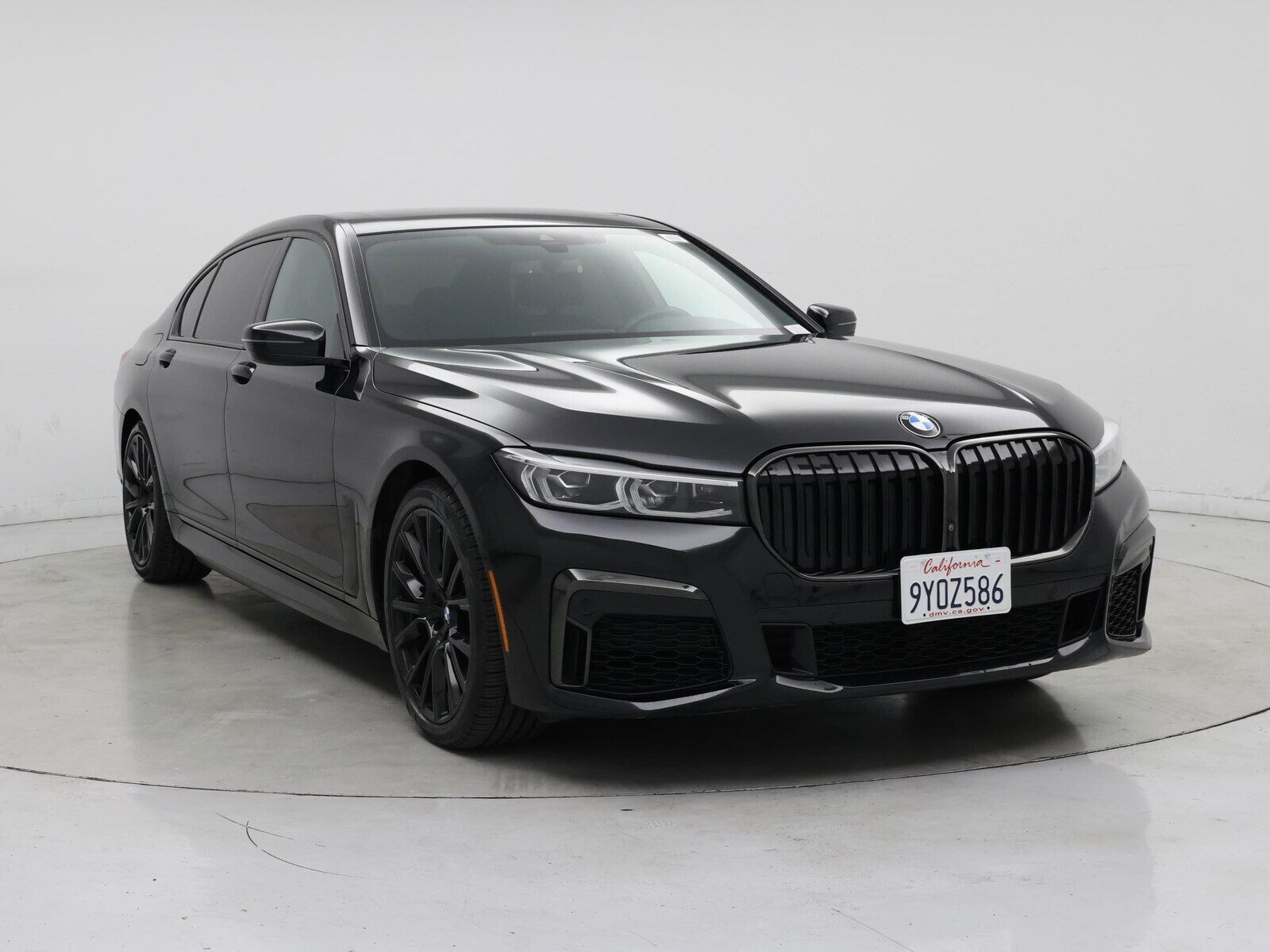 2022 BMW 740i