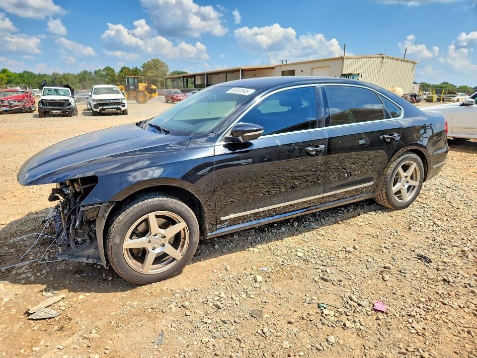 2016 VOLKSWAGEN Passat