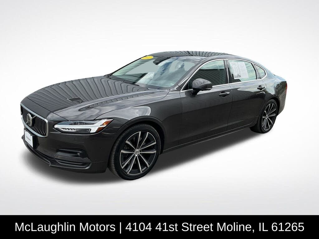 2022 VOLVO S90