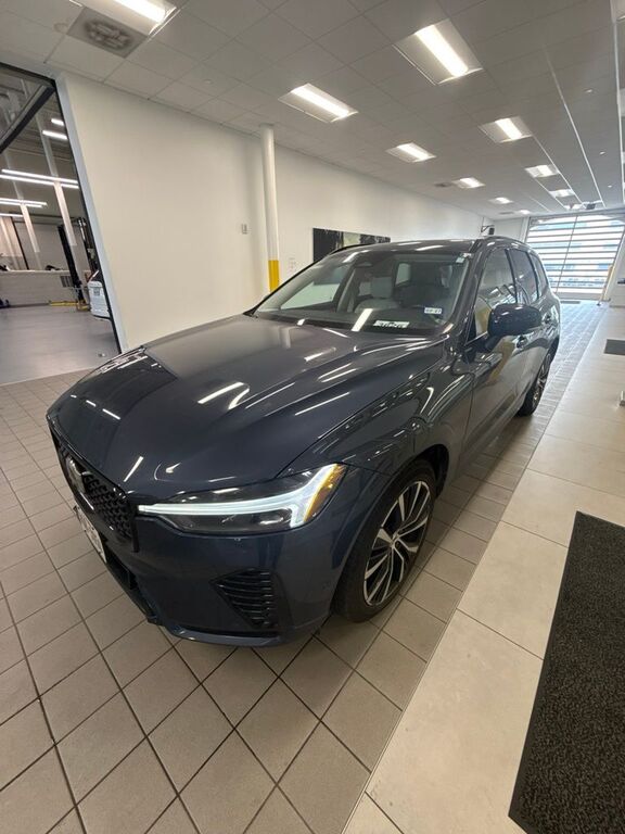 2025 VOLVO XC60
