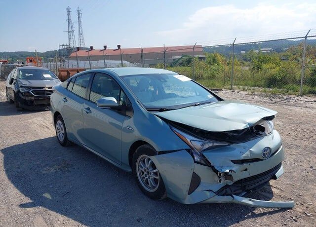 2017 TOYOTA PRIUS