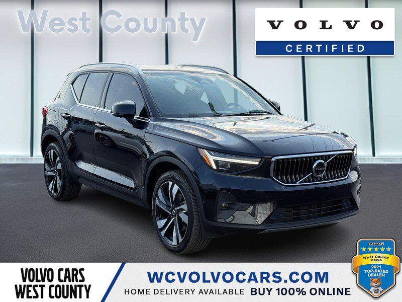 2024 VOLVO XC40