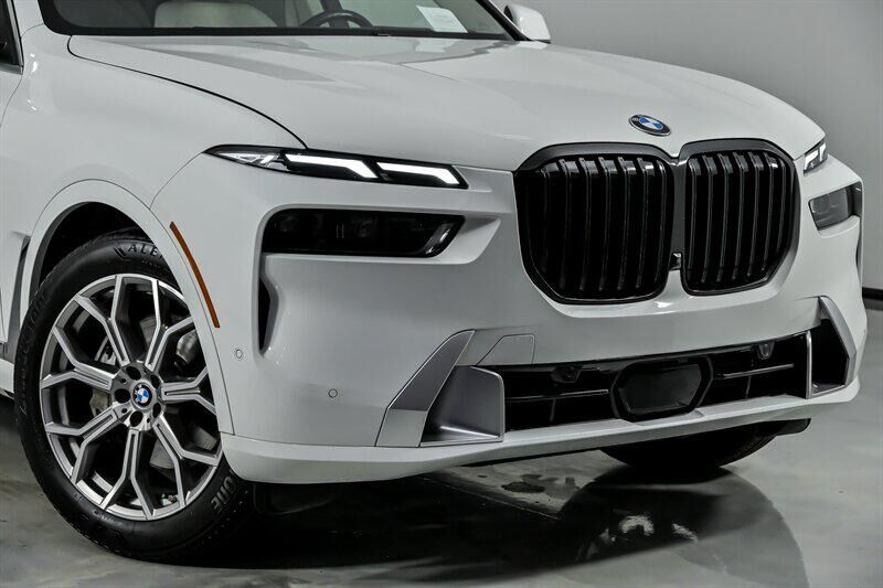 2023 BMW X7