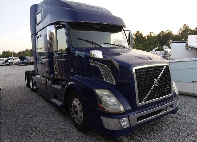 2015 VOLVO TRUCK VNL