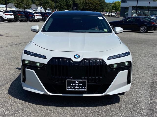 2023 BMW 760i