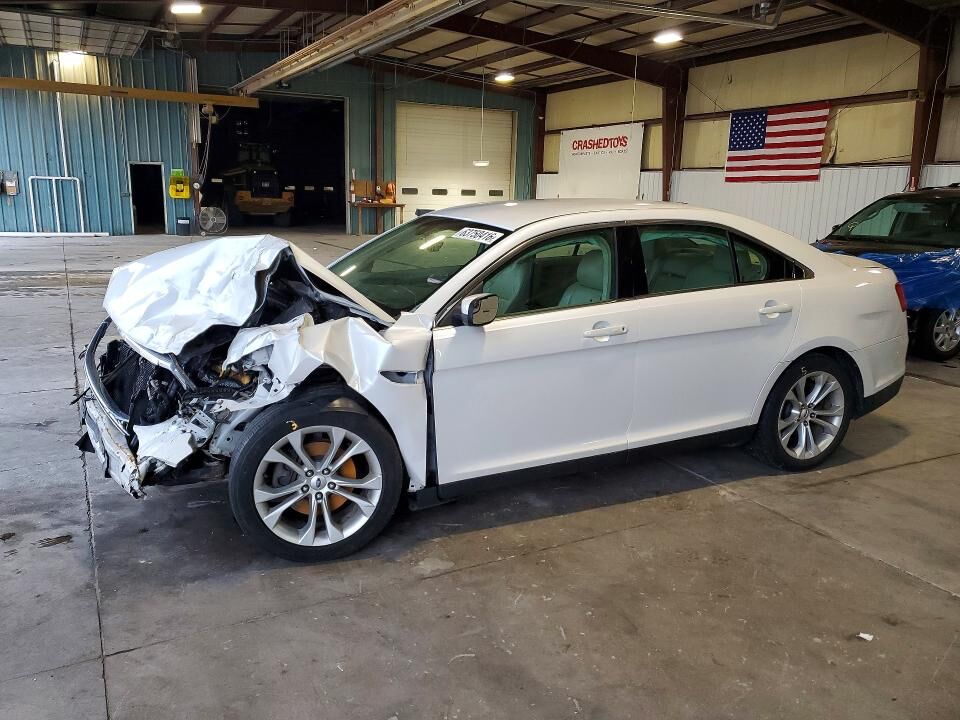 2013 FORD Taurus
