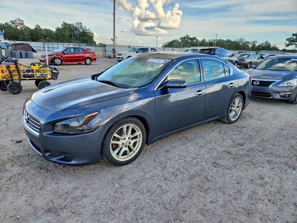 2010 NISSAN Maxima