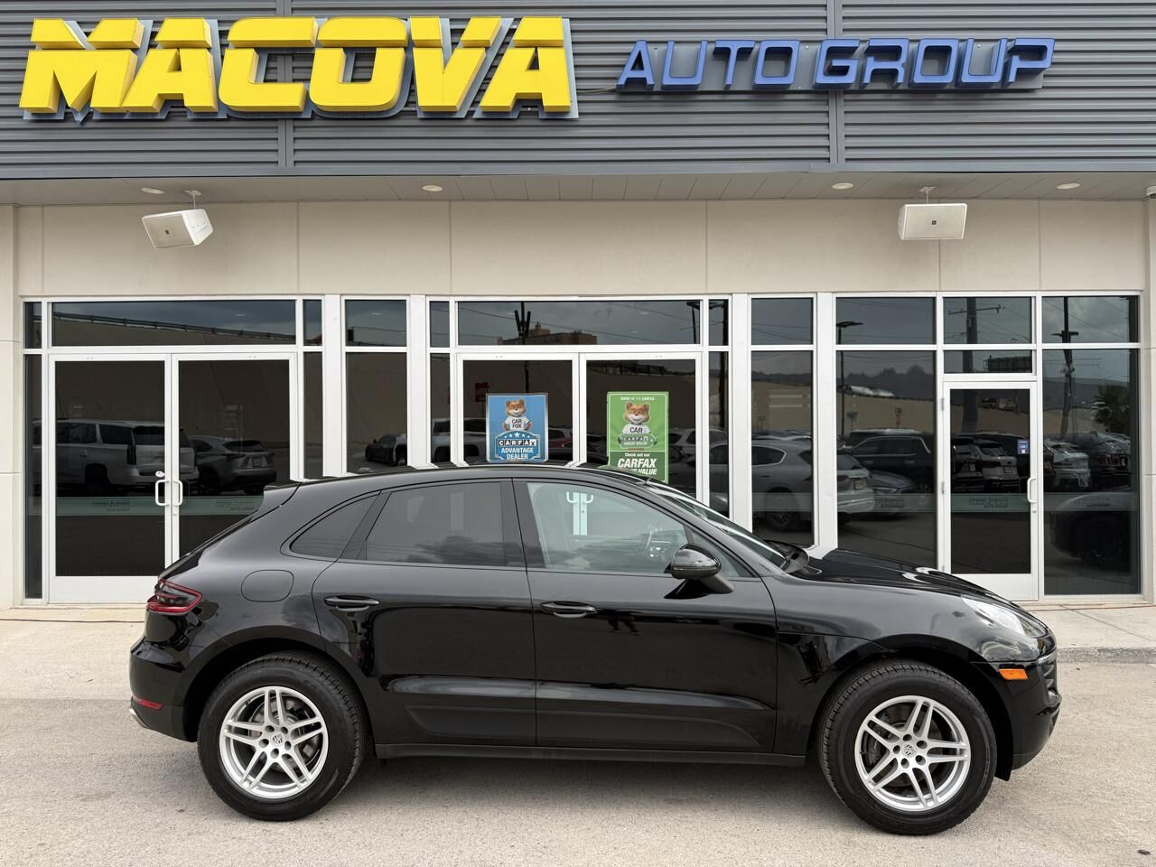 2018 PORSCHE Macan