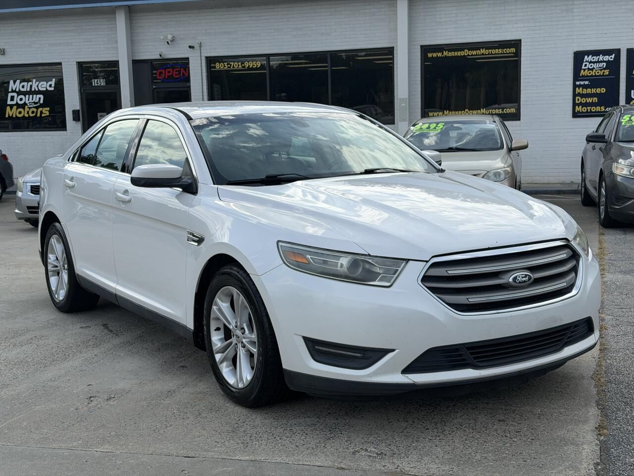 2013 FORD Taurus