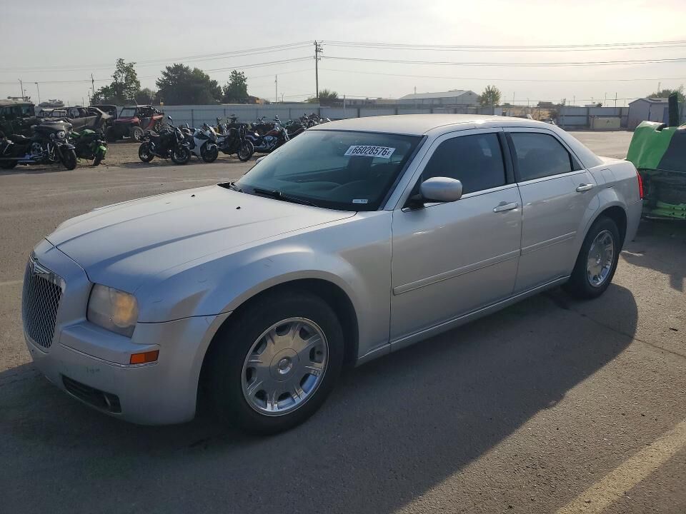 2005 CHRYSLER 300