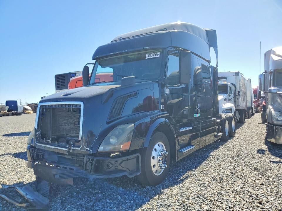 2015 VOLVO TRUCK VNL