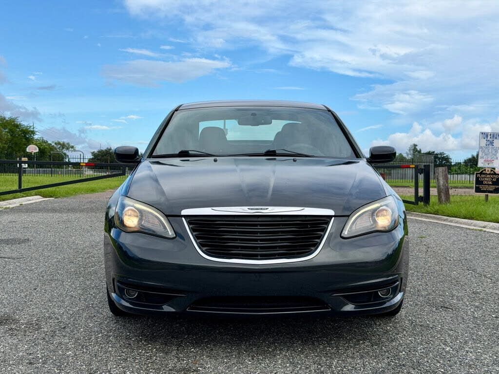 2013 CHRYSLER 200